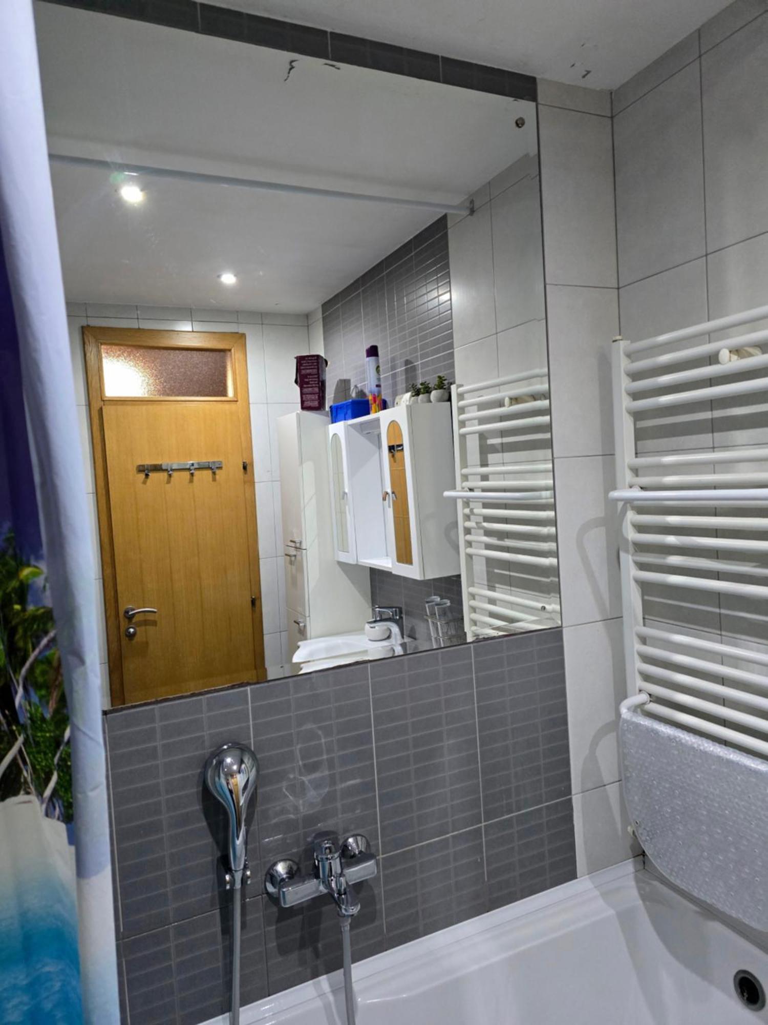 Lider With Free Parking Cca 54m2 Sa Dvije Sobe